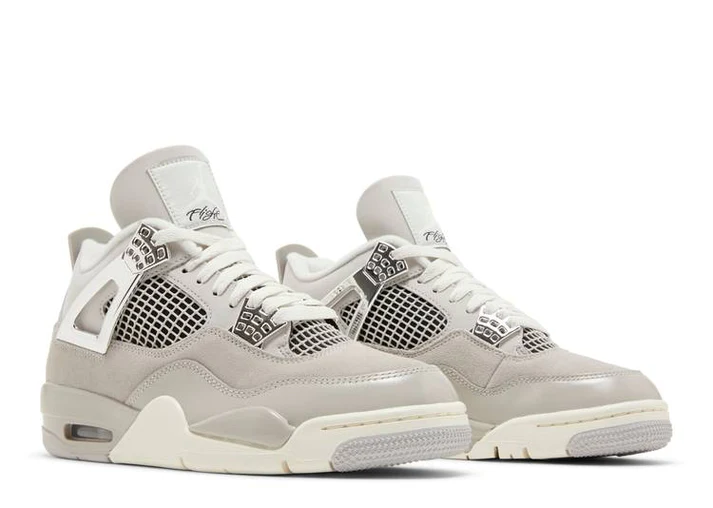 Air Jordan 4 Retro Frozen Moments (W)